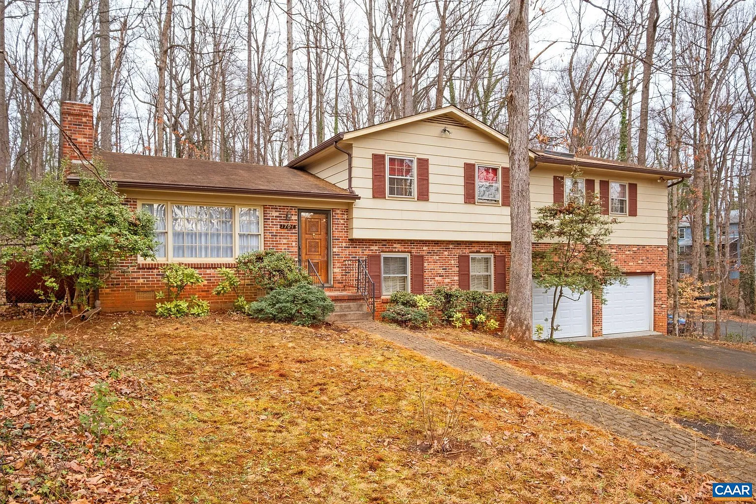 1704 Inglewood Dr photo 1