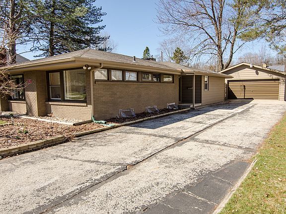 2nd image of 4021 Sudbury Ct
