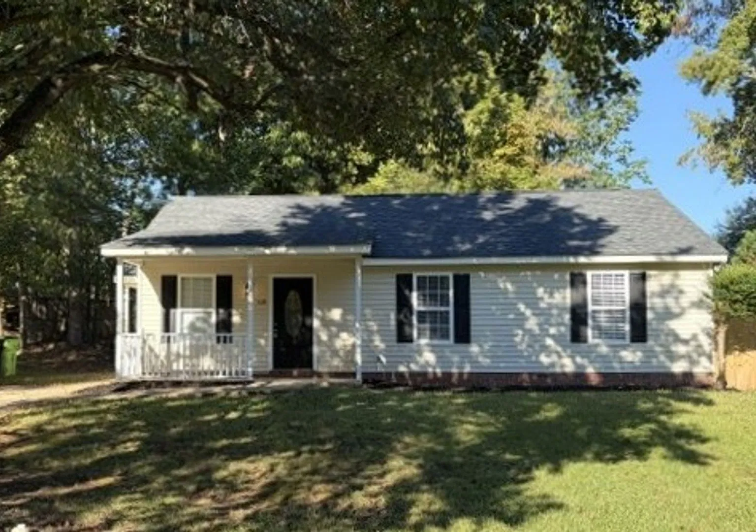 Gorgeous 3BD/2BA ranch home in Holly Springs! — Photo 1