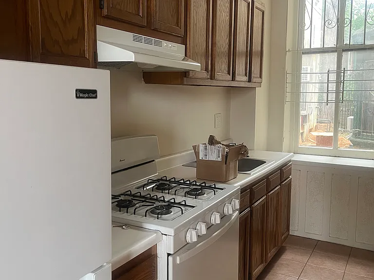 2015 Green St #1F — Photo 2