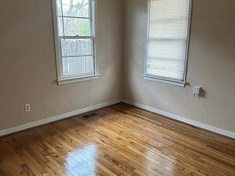 2336 Westlawn Pl — Photo 5