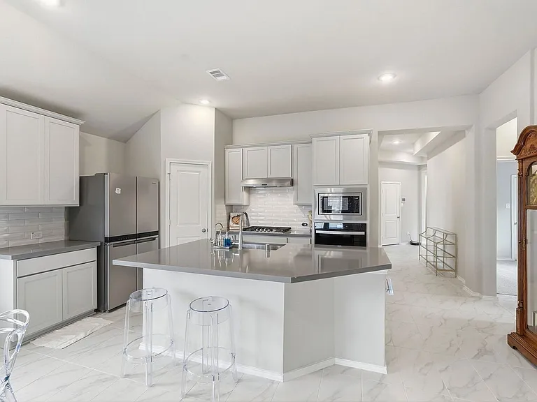 10526 Cabot Trl — Photo 4