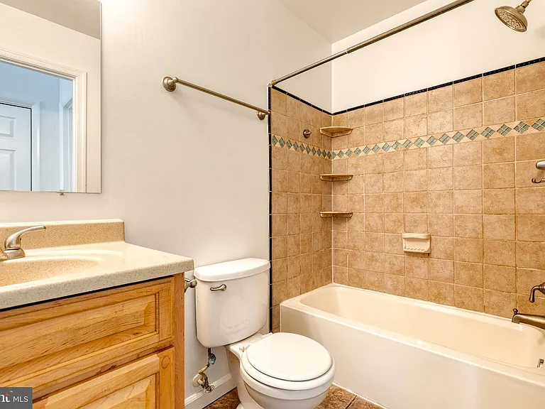 1608 S Hanover St — Photo 14