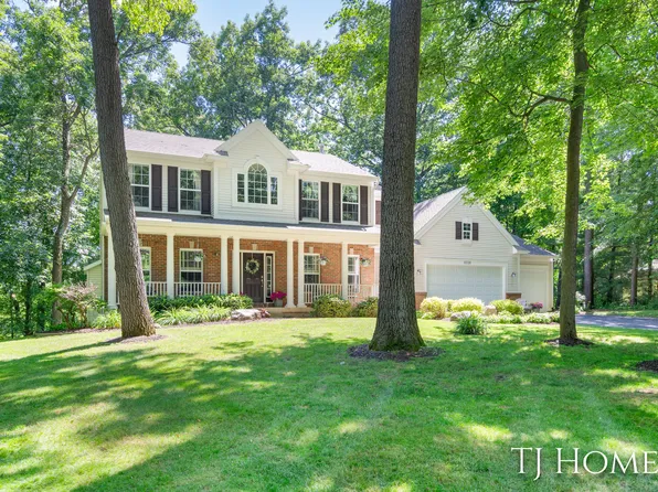 4228 Trail East Dr NE, Ada, MI 49301