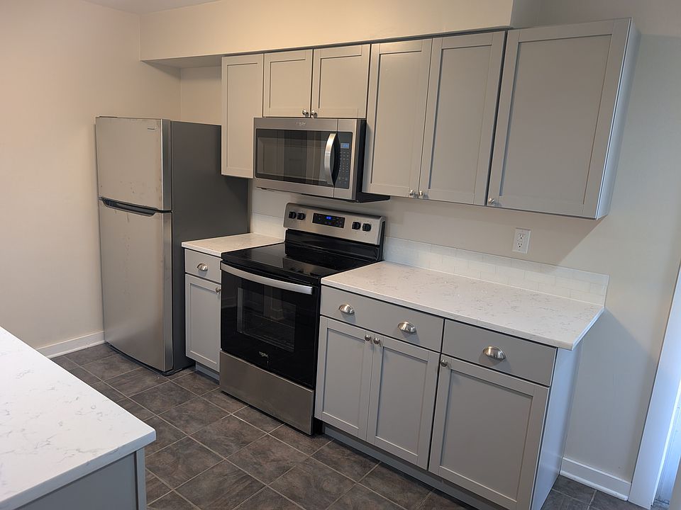 1st image of 458 W 104th St Unit D
