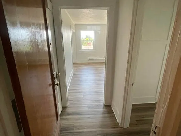 435 -Keystone Apartments — Photo 10