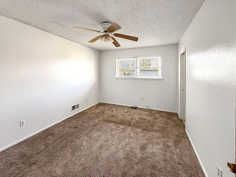805 W Gore Ave — Photo 7