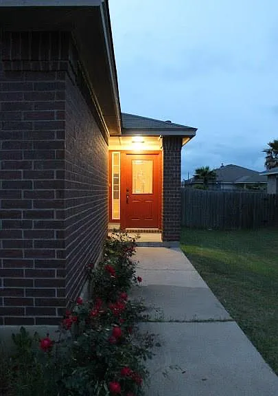 1009 Clayton Dr — Photo 11