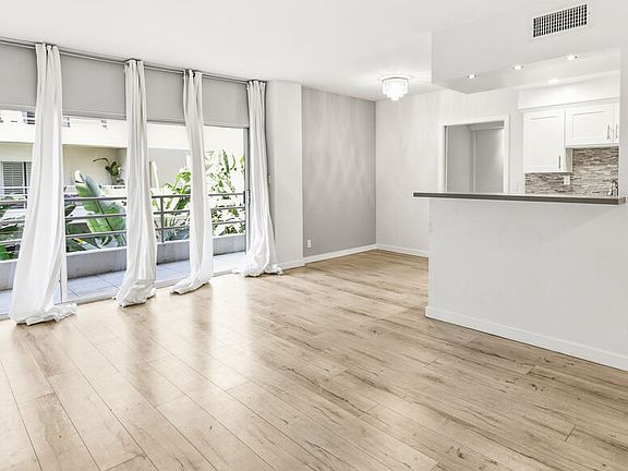 2nd image of 1131 Alta Loma Rd APT 306
