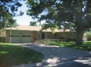 14 29th Ct, Hutchinson, KS 67502