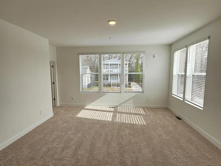 1236 S Person St #101 — Photo 22