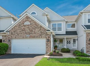 1121 Lillian Ln, West Chicago, IL 60185