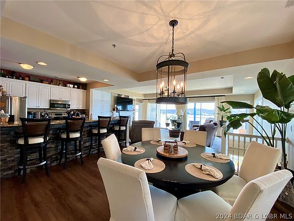 4th image of 228 E Palisades Condo Dr #1B