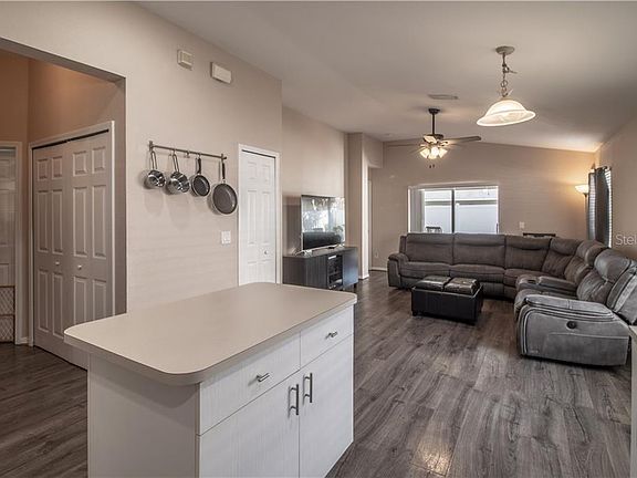 5th image of 11544 Crestlake Village Dr