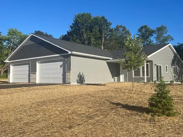 1790 N 4th St, New Richmond, WI 54017
