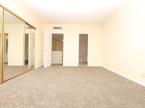 3rd image of 4009 N University Dr #210