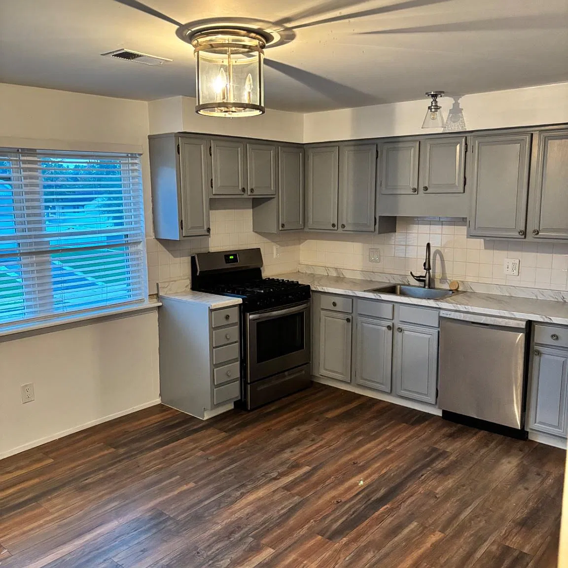 2 bed, 1.0 bath, 4514 sqft, $2,000 — Photo 1