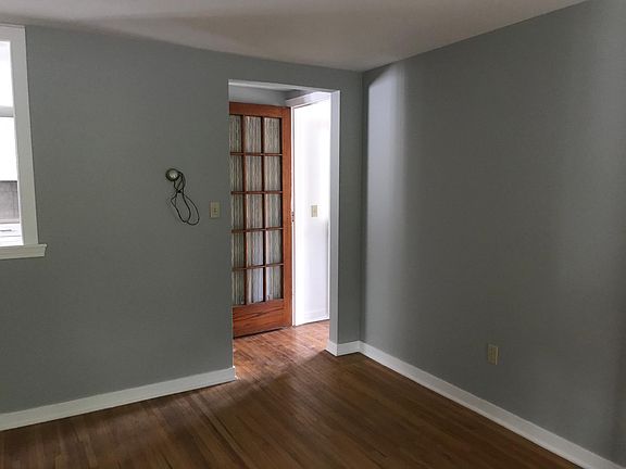 5th image of 1212 Oliver St
