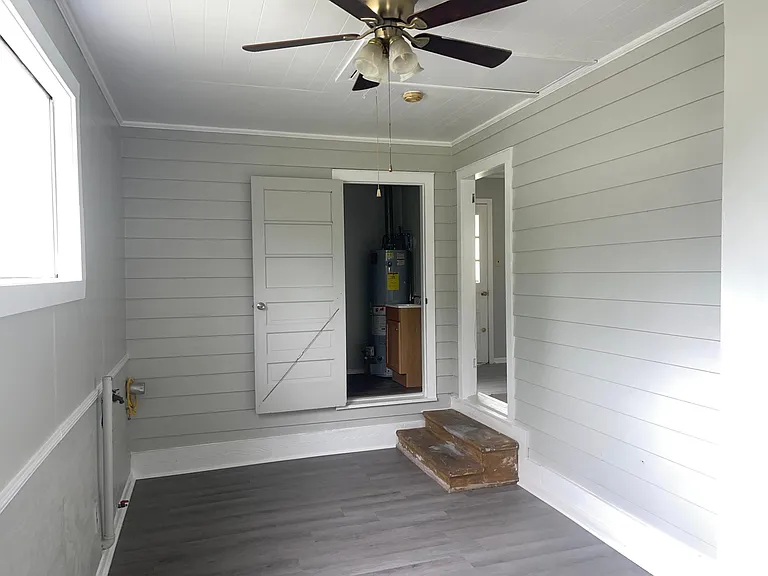 156 Napoleon St — Photo 5