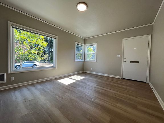 3rd image of 6411 N Albina Ave APT 9