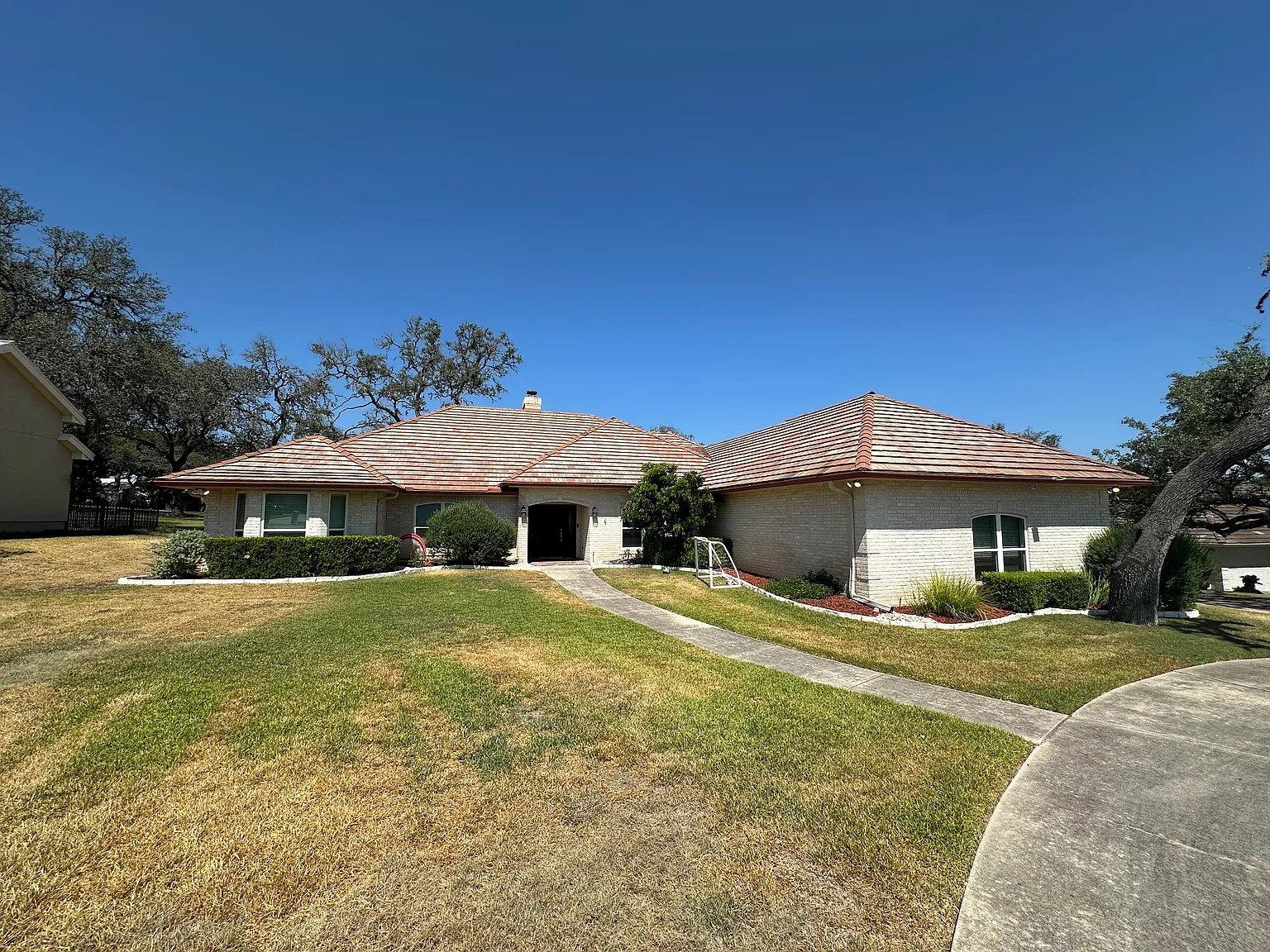 3 bed, 2868 sqft, $3,300 — Photo 2
