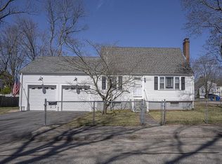 12 Lincoln Ave, Holbrook, MA 02343