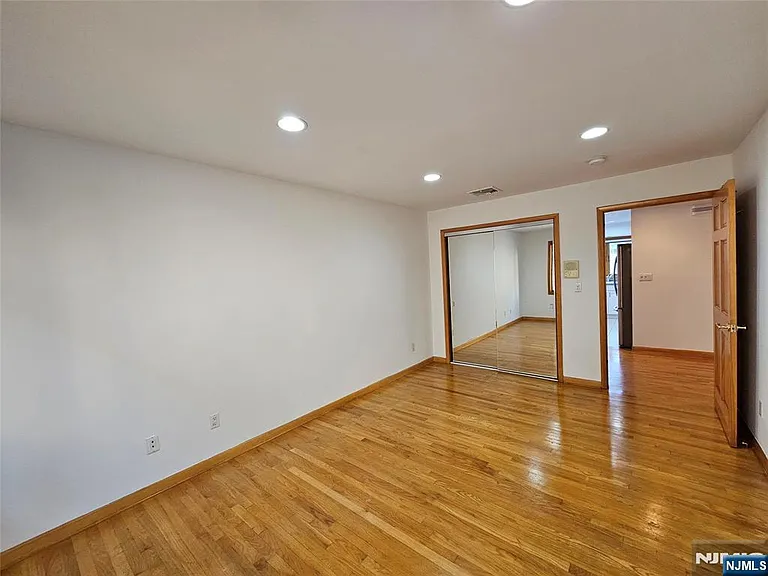 120 Johnson Ave — Photo 19