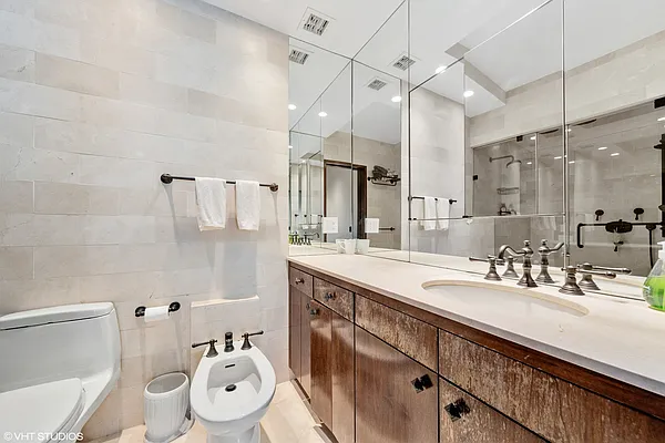 Sold by Maltz Auctions Inc | media 29