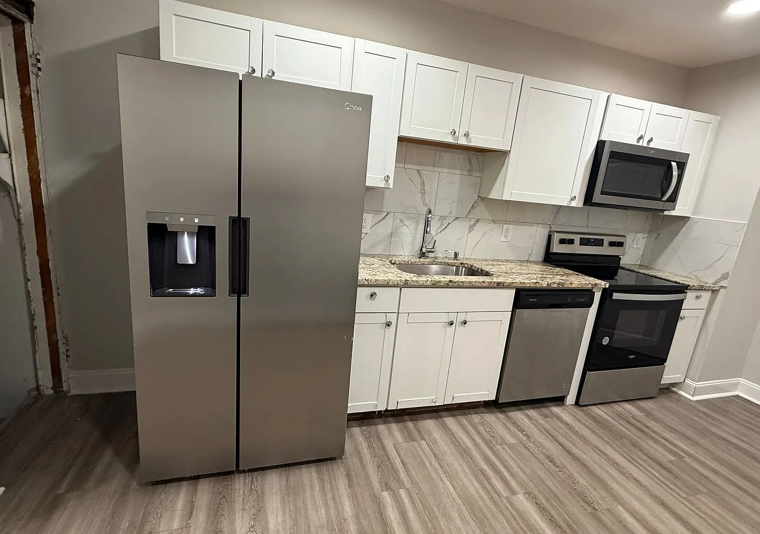4 Bedroom Renovated House — Photo 3