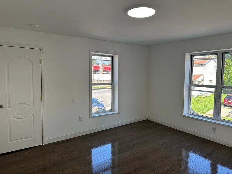 507 Jackson St — Photo 11