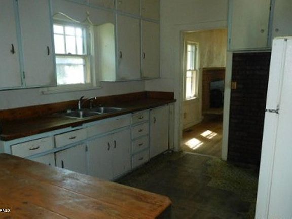 2nd image of 1801 W Greenway St