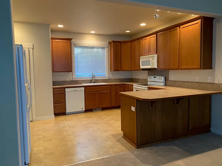 2018 NE 25th Pl — Photo 3