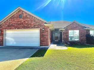 1303 Manchester Dr, Shawnee, OK 74804