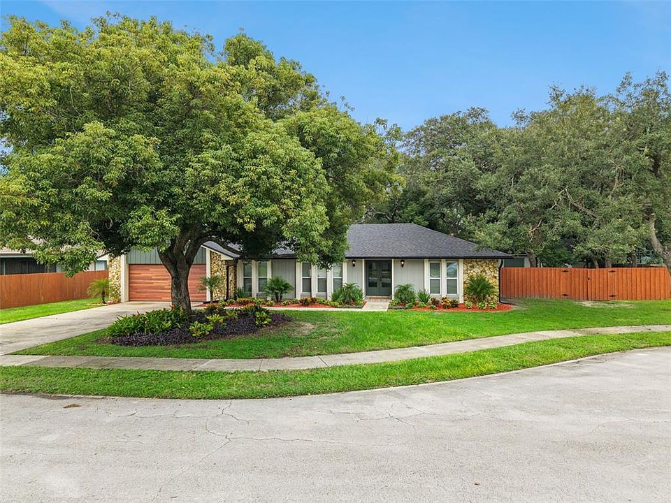 1st image of 711 COLUMBUS WAY