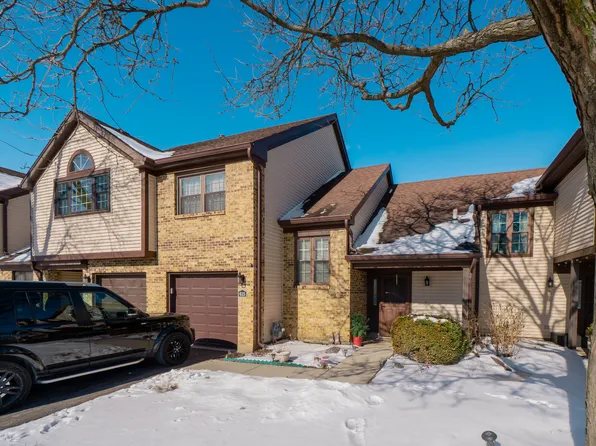 615 Sutton Ct, Wheeling, IL 60090