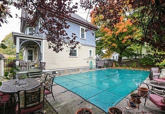 4th image of 46 Stonington St