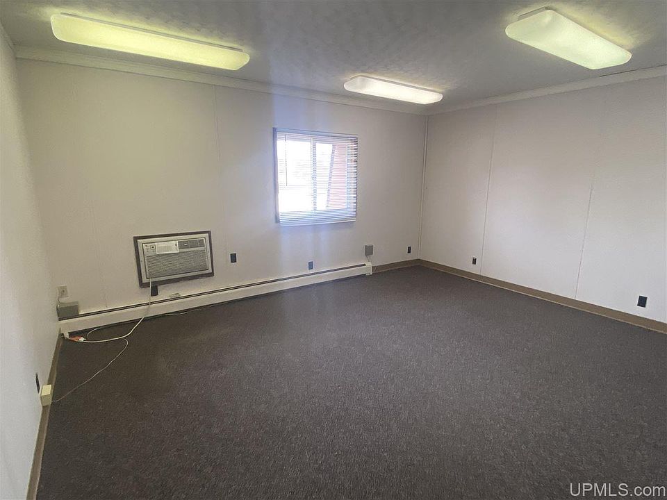 1st image of 710 Chippewa Sq #207