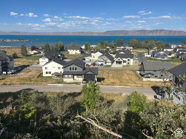 673 N Lochwood Vw, Garden City, UT 84028