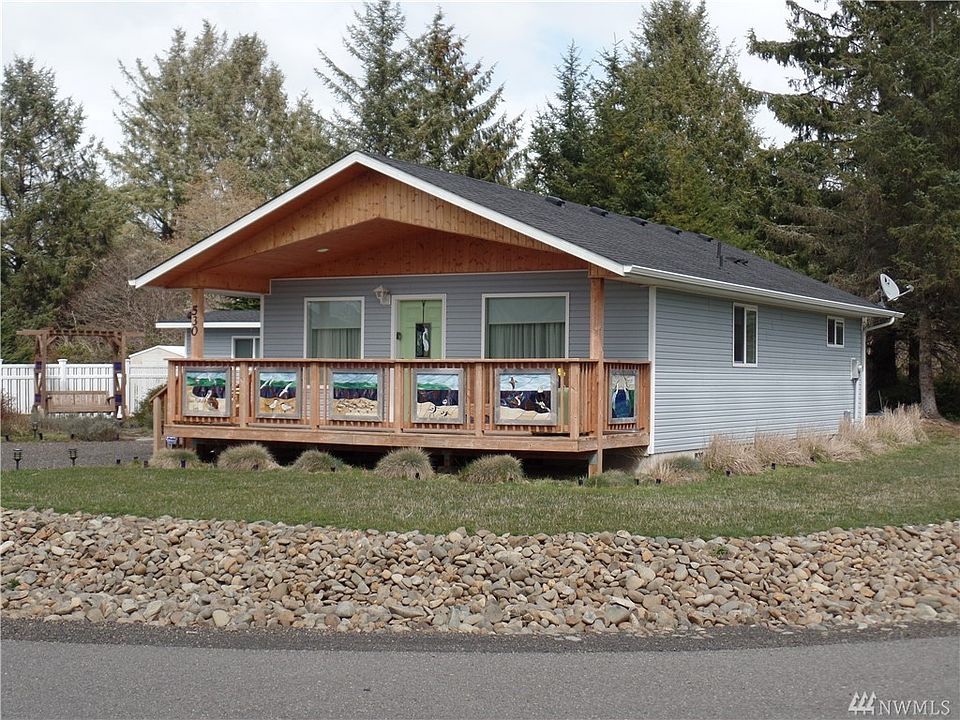1st image of 530 Canal Dr SE