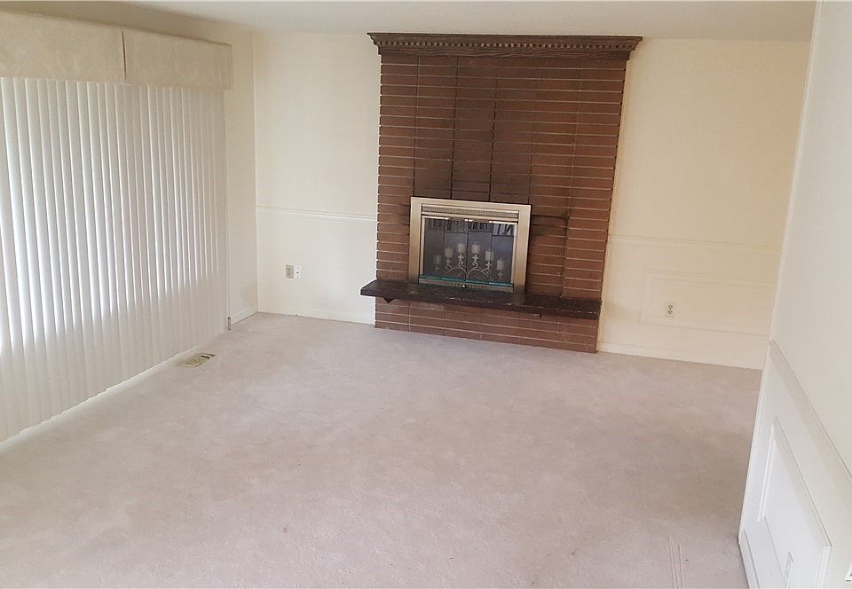 2nd image of 3147 N Villard St