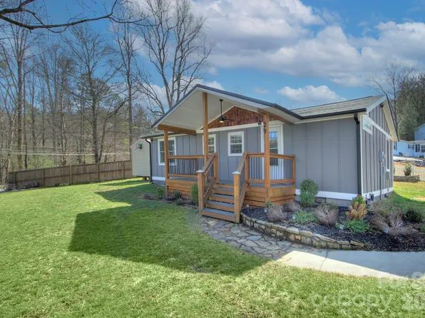 29 W Southwood Dr, Brevard, NC 28712