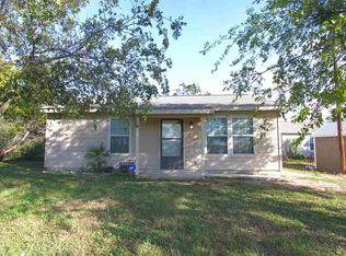 6817 River Oaks Dr, Kingsland, TX 78639