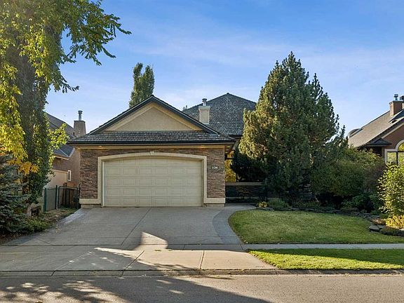 3rd image of 126 E Mount Douglas Close SE