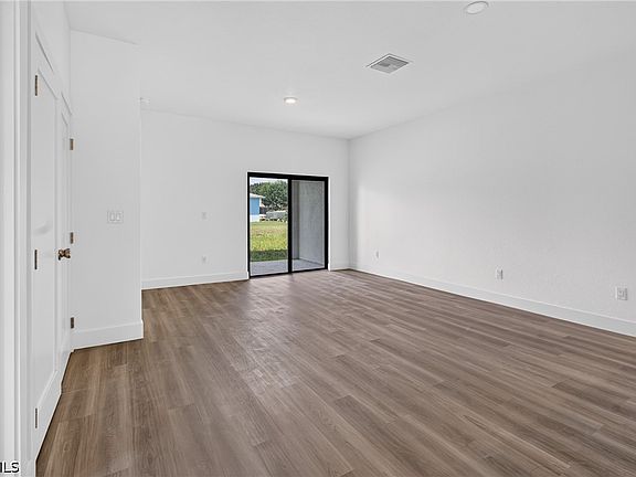 5th image of 225/227 Ivan Ave S