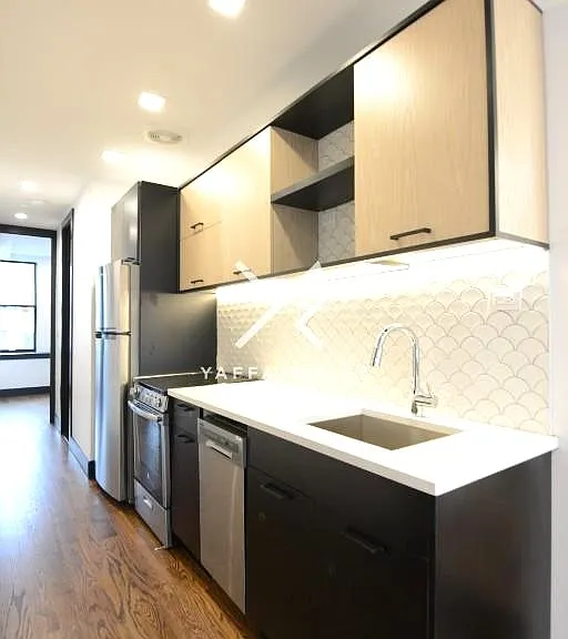812 Saint Johns Pl #4 — Photo 2