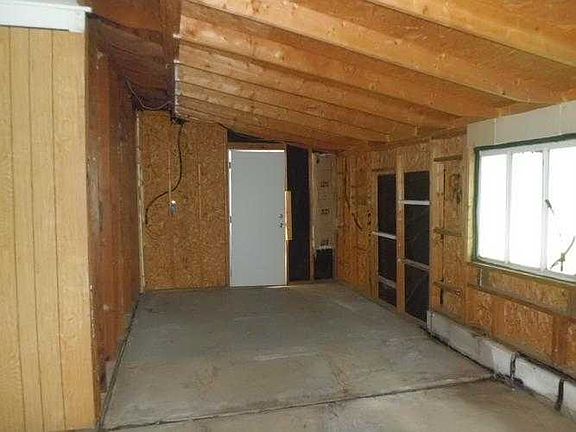 Shop-game room