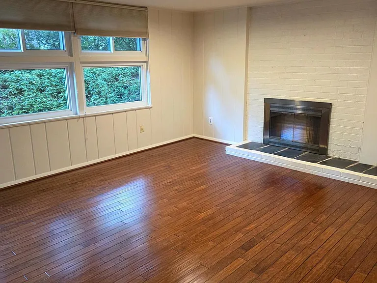 3404 Executive Ave — Photo 2