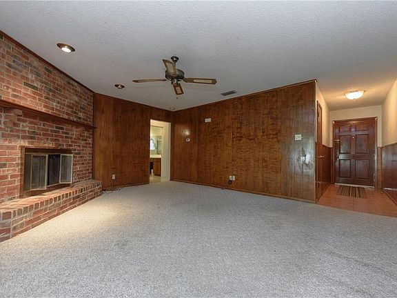 4th image of 2028 Bowling Green St