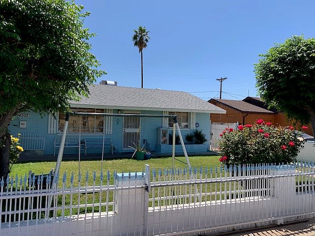 1st image of 4505 W Weldon Ave