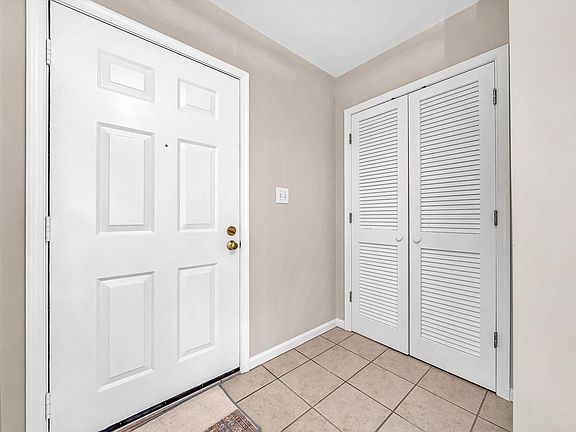 5th image of 872 Stonegate Ct
